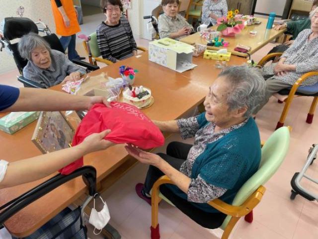 100歳　またまたおめでとうございますの写真1